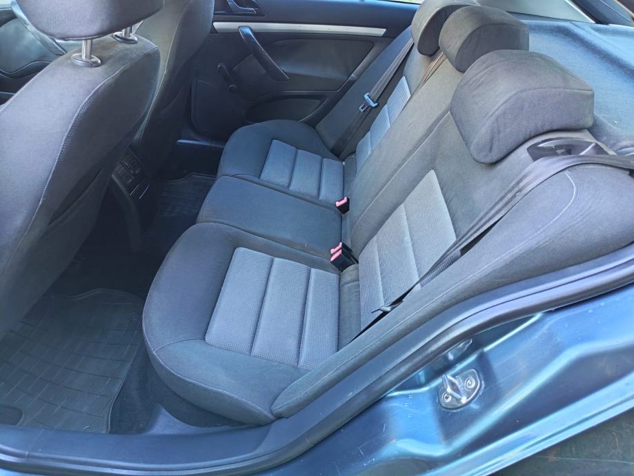 Škoda Octavia 1,6 PLIN-BENZIN,KUKA, fotografija 7