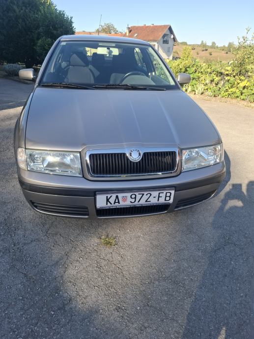 Škoda Octavia 1,6, fotografija 2
