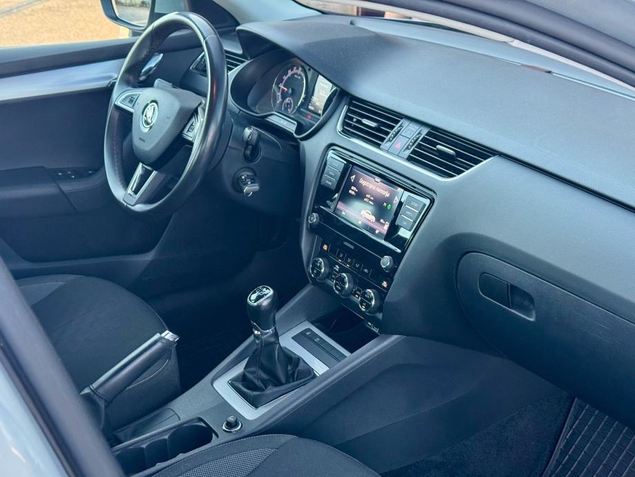 Škoda Octavia 1,6 tdi, 115 ks, servisi, krediti na kartice, fotografija 10