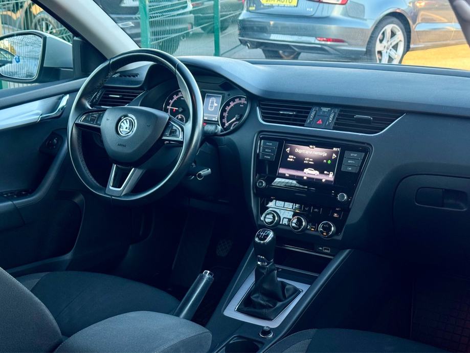 Škoda Octavia 1,6 tdi, 115 ks, servisi, krediti na kartice, fotografija 12