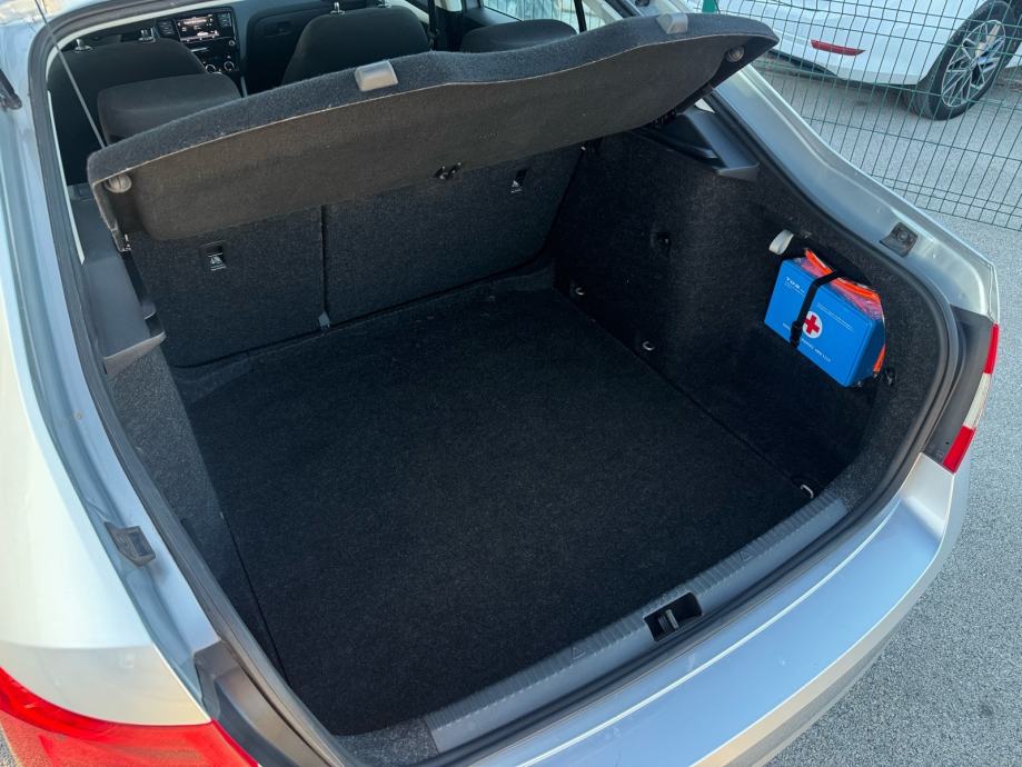 Škoda Octavia 1,6 tdi, 115 ks, servisi, krediti na kartice, fotografija 18
