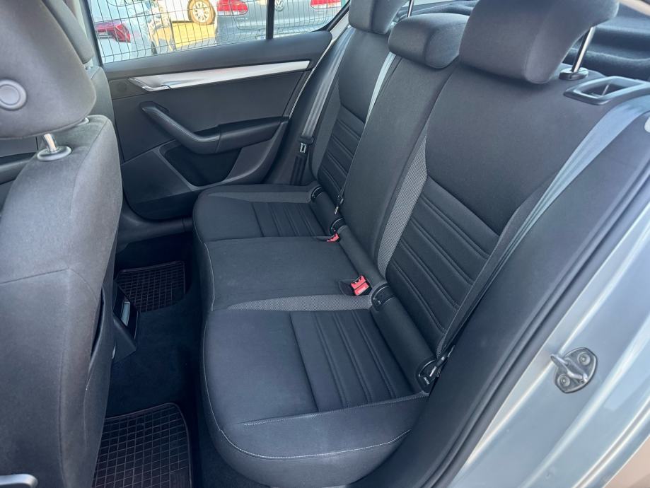 Škoda Octavia 1,6 tdi, 115 ks, servisi, krediti na kartice, fotografija 17
