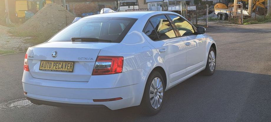 Škoda Octavia 1,6 TDI Ambition, fotografija 9