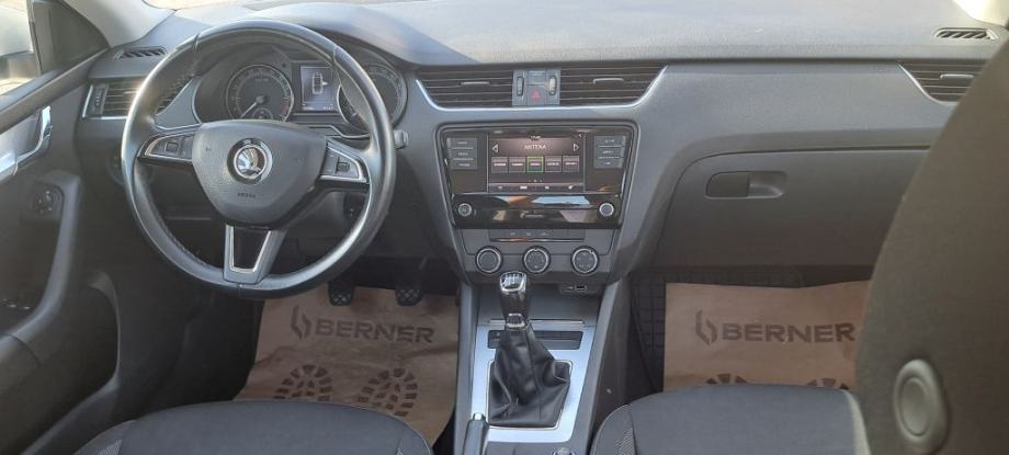 Škoda Octavia 1,6 TDI Ambition, fotografija 16