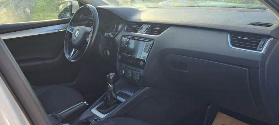 Škoda Octavia 1,6 TDI Ambition, fotografija 17
