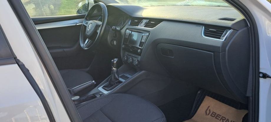 Škoda Octavia 1,6 TDI Ambition, fotografija 19