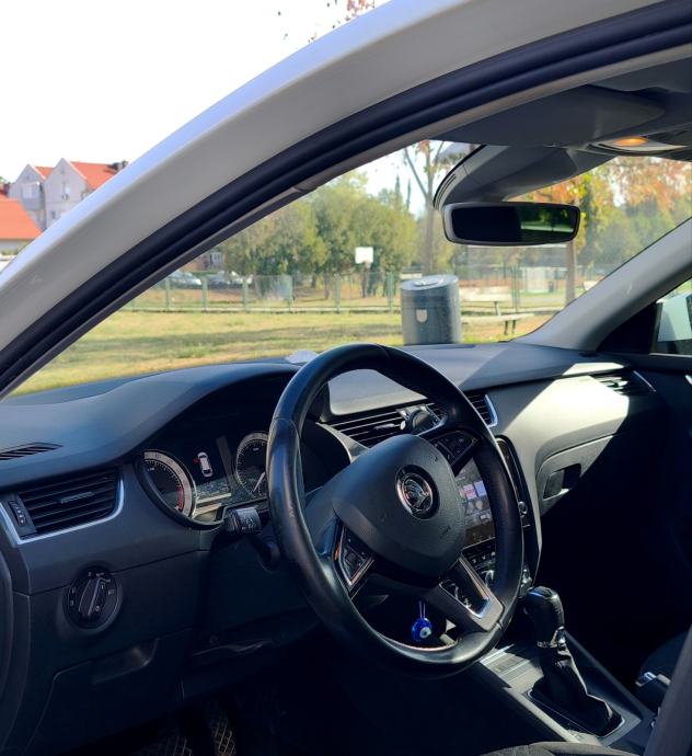 Škoda Octavia 1.6 TDI DSG CLEVER • LED • TOP OPREMA • VELIKI SERVIS •, fotografija 9