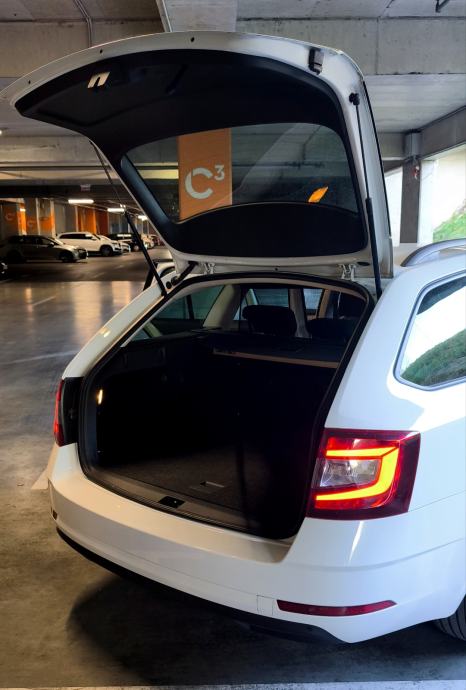 Škoda Octavia 1.6 TDI DSG CLEVER • LED • TOP OPREMA • VELIKI SERVIS •, fotografija 11