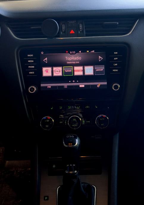 Škoda Octavia 1.6 TDI DSG CLEVER • LED • TOP OPREMA • VELIKI SERVIS •, fotografija 17