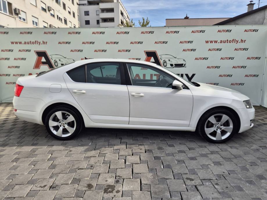 Škoda Octavia 1.6 TDI DSG, Koža, Navi, PDC, Klima, registriran, 17", fotografija 4