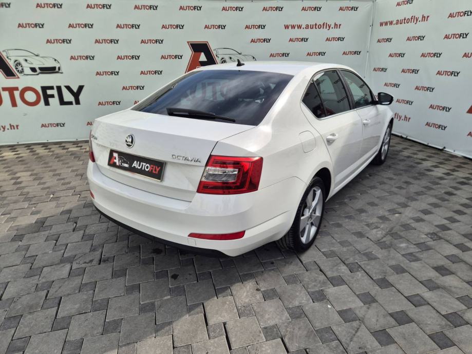 Škoda Octavia 1.6 TDI DSG, Koža, Navi, PDC, Klima, registriran, 17", fotografija 8