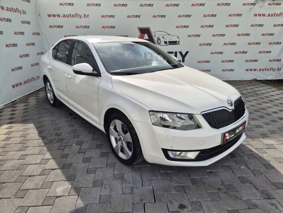 Škoda Octavia 1.6 TDI DSG, Koža, Navi, PDC, Klima, registriran, 17", fotografija 9