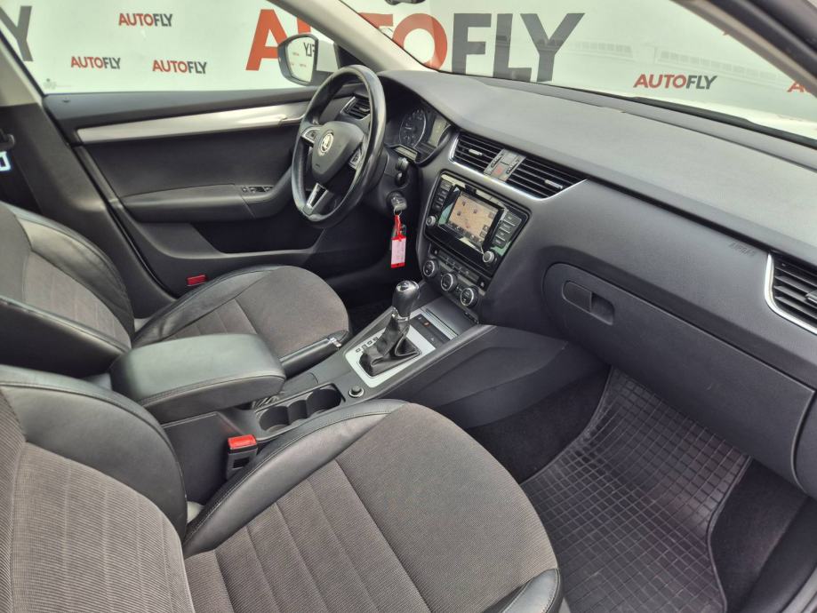 Škoda Octavia 1.6 TDI DSG, Koža, Navi, PDC, Klima, registriran, 17", fotografija 15