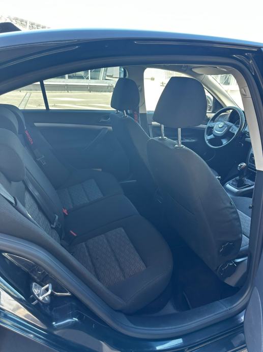 Škoda Octavia 1,6 TDI*Klima*Navi*Grijanje sjedala*Odlično stanje*, fotografija 10