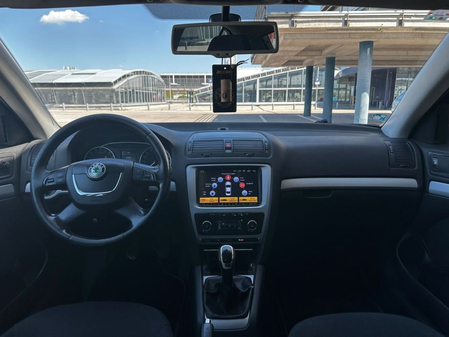 Škoda Octavia 1,6 TDI*Klima*Navi*Grijanje sjedala*Odlično stanje*, fotografija 11