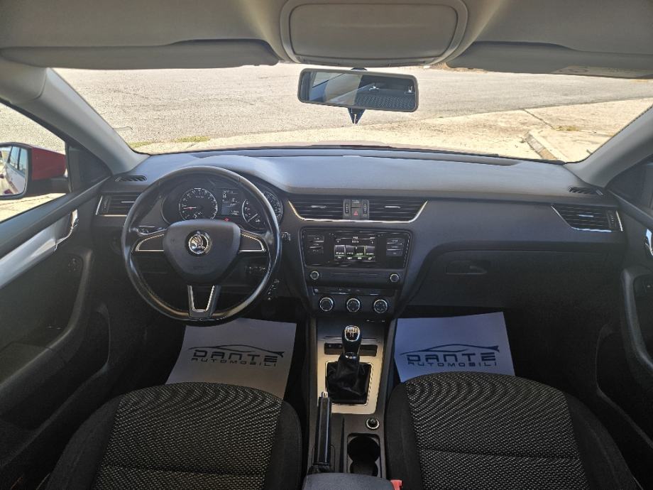 Škoda Octavia 1,6 TDI, NIJE UVOZ, REG 12/26, UREDNO SERVISIRAN, fotografija 12