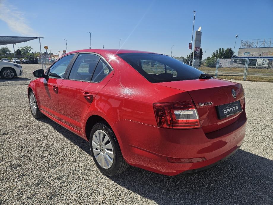 Škoda Octavia 1,6 TDI, NIJE UVOZ, REG 12/26, UREDNO SERVISIRAN, fotografija 7