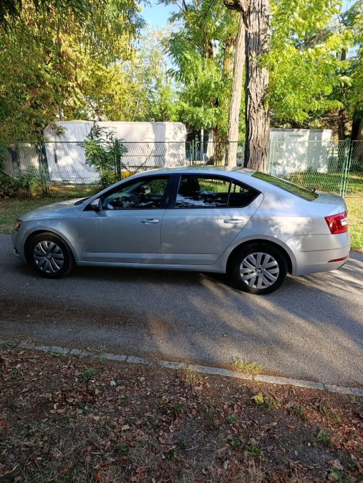 Škoda Octavia 1,6 TDI registriran na firmu, fotografija 7