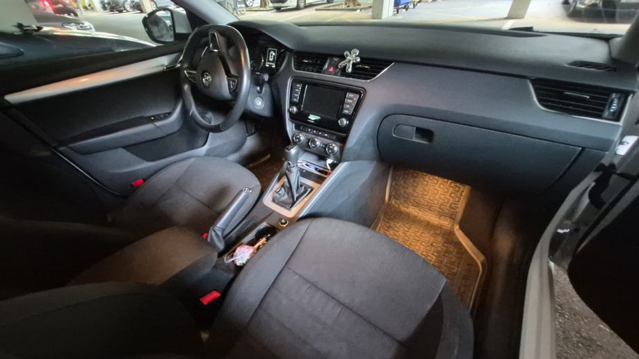Škoda Octavia 1,6 TDI, 2017.,prvi vlasnik, 90.500km, fotografija 9