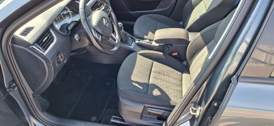 Škoda Octavia 1,6 TDI Hr auto Style oprema, fotografija 10