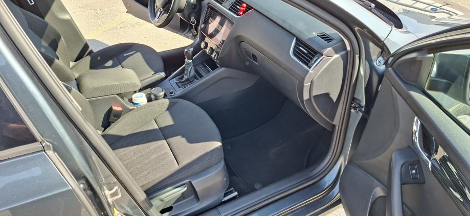 Škoda Octavia 1,6 TDI Hr auto Style oprema, fotografija 14
