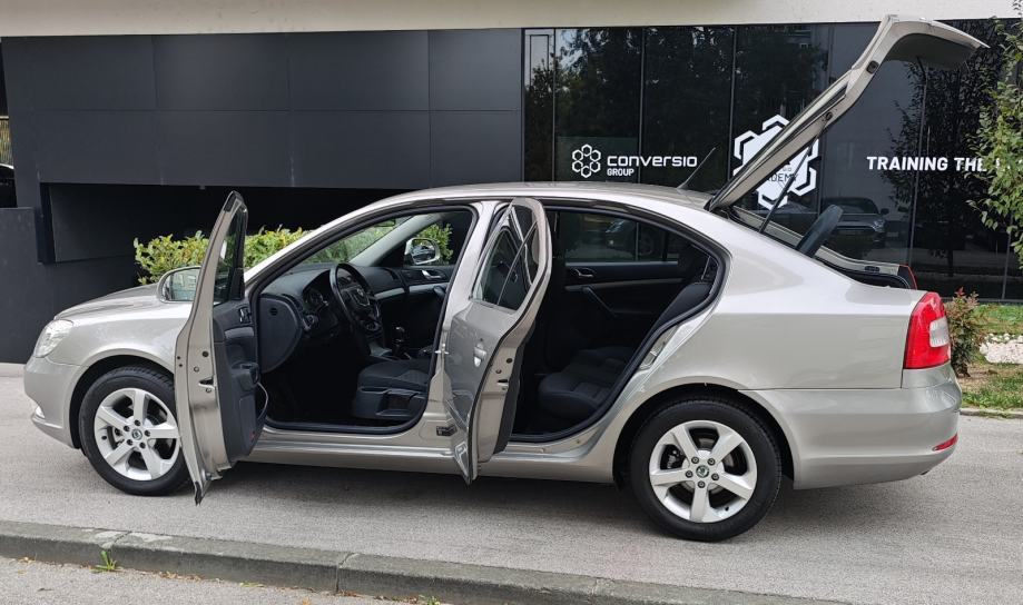 Škoda Octavia 1,6 TDI, Vlasnik, kao Nov.., fotografija 4