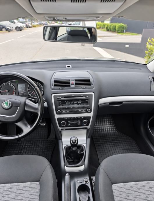 Škoda Octavia 1,6 TDI, Vlasnik, kao Nov.., fotografija 11