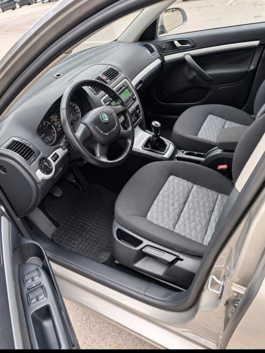 Škoda Octavia 1,6 TDI, Vlasnik, kao Nov.., fotografija 14