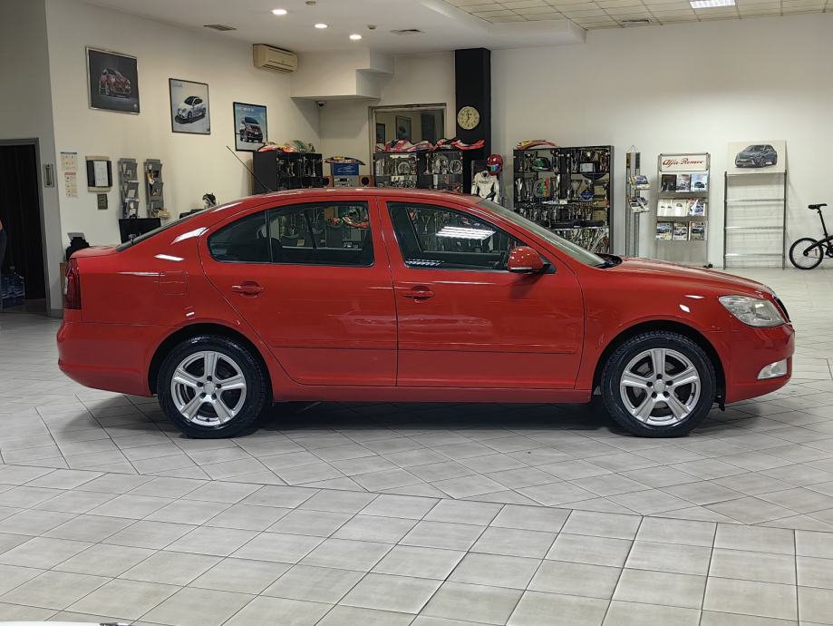 ŠKODA OCTAVIA 1.9 TDI *2010.god *Reg:6/2027 *HR-AUTO* 339.Tkm SERVISNA, fotografija 5