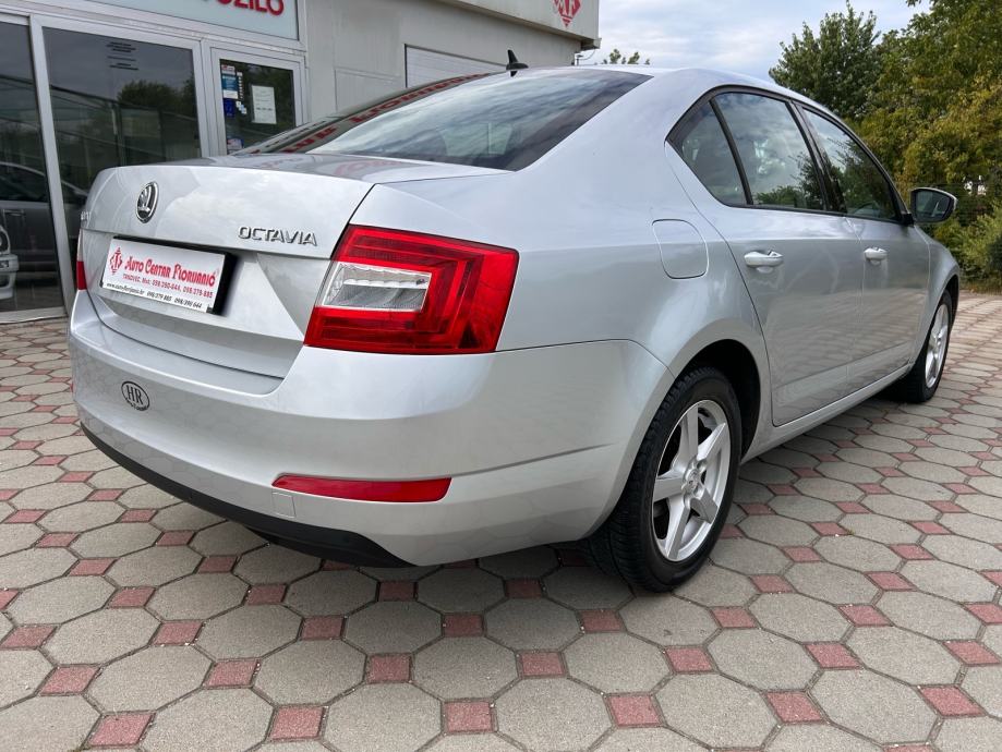 Škoda Octavia 2,0 TDI 2013.,NAVI, TEMP, PARK SENZ.,ALU, GRIJANA SJED.., fotografija 5