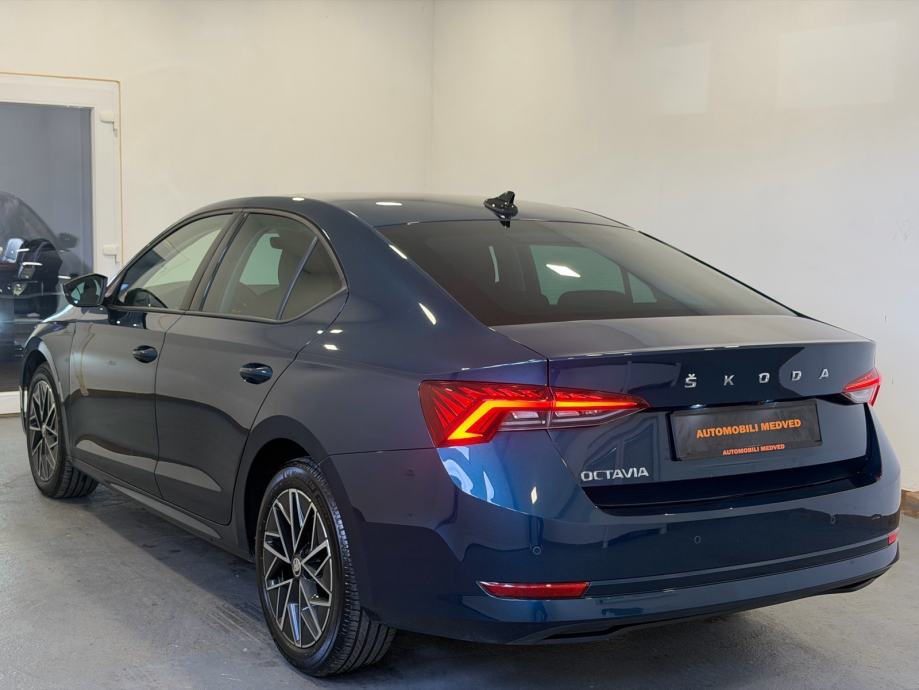 Škoda Octavia 2,0 TDI DSG,NAVIGACIJA,LED,KAMERA,JAMSTVO!, fotografija 6