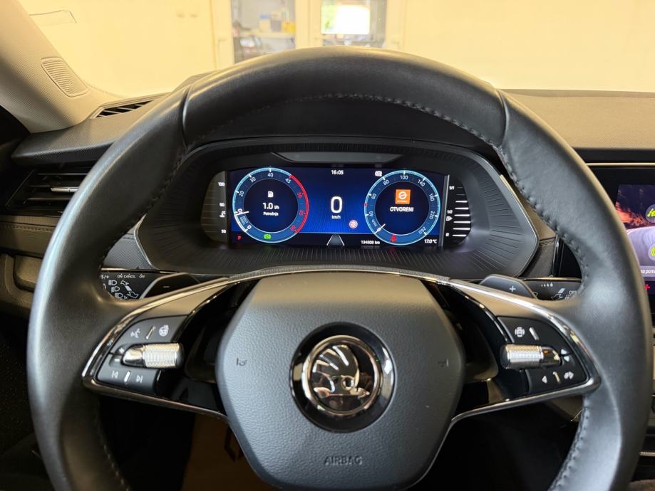 Škoda Octavia 2,0 TDI DSG,NAVIGACIJA,LED,KAMERA,JAMSTVO!, fotografija 19