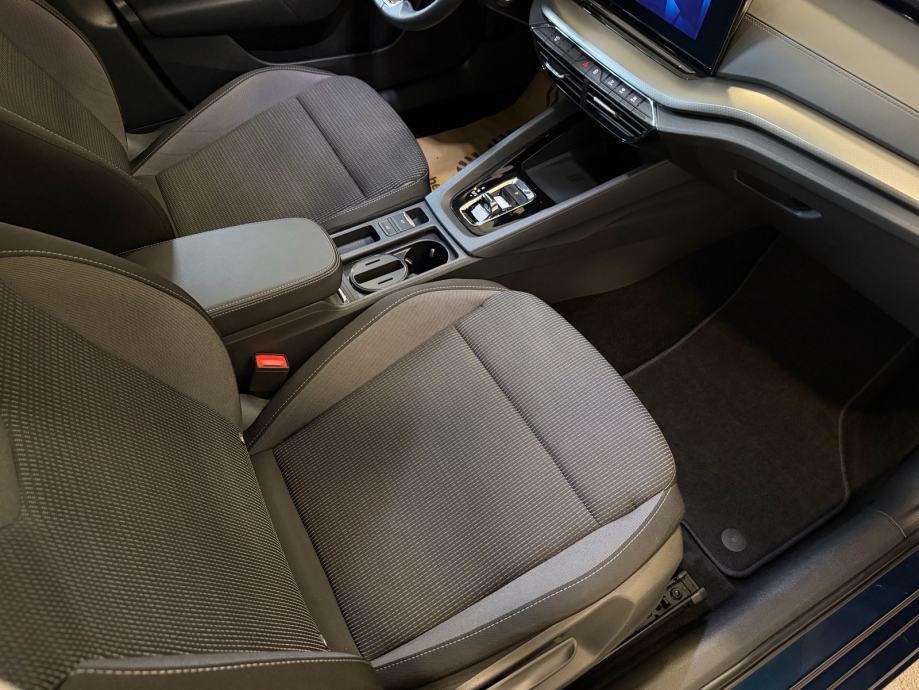 Škoda Octavia 2,0 TDI DSG,NAVIGACIJA,LED,KAMERA,JAMSTVO!, fotografija 16
