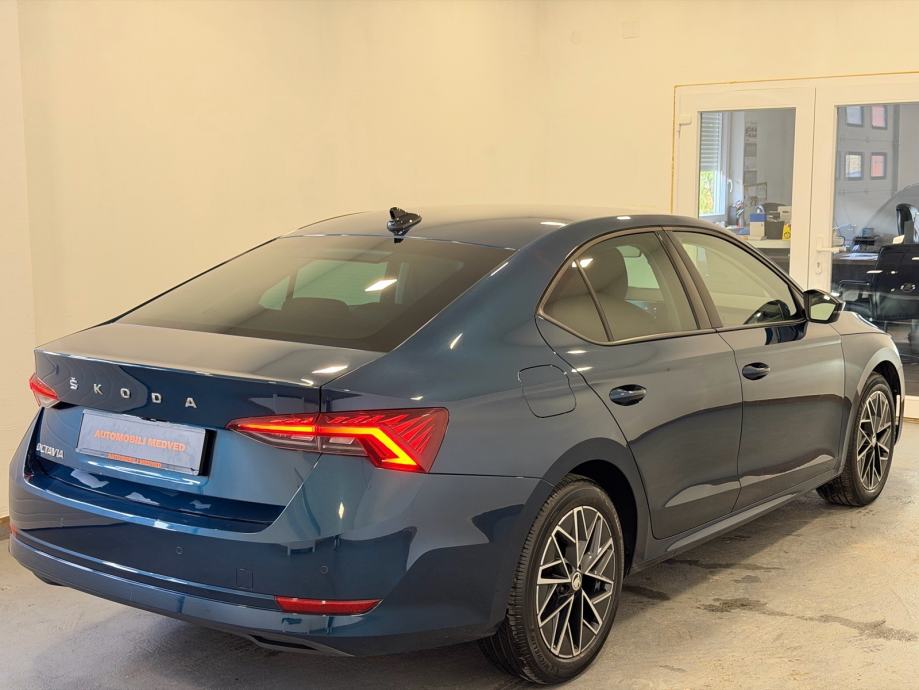 Škoda Octavia 2,0 TDI DSG,NAVIGACIJA,LED,KAMERA,JAMSTVO!, fotografija 8