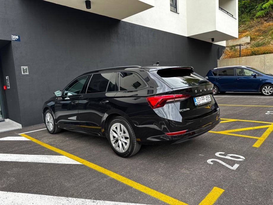 Škoda Octavia 2.0 TDI DSG 2023g 110kw 92tkm, fotografija 2
