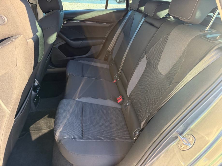 Škoda Octavia 2.0 TDI DSG • Automatik • samo 87 300km • REG GOD DANA•, fotografija 13