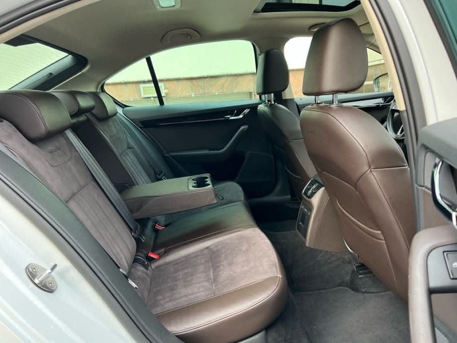 Škoda Octavia Laurin & Klement (L&K) 2,0 TDI DSG automatik, fotografija 8