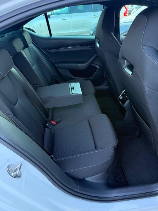 Škoda Octavia 2.0 TDI DSG SPORTLINE °VIRTUAL°KAMERA°LEASING BEZ UČEŠĆA, fotografija 15