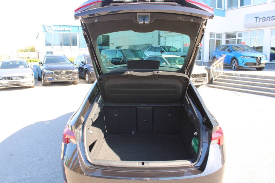 Škoda Octavia 2.0 TDi DSG Style 150ks *LED,NAVIGACIJA,KAMERA* - nije u, fotografija 9
