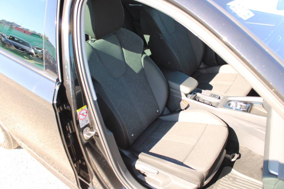 Škoda Octavia 2.0 TDi DSG Style 150ks *LED,NAVIGACIJA,KAMERA* - nije u, fotografija 12
