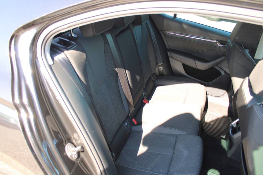 Škoda Octavia 2.0 TDi DSG Style 150ks *LED,NAVIGACIJA,KAMERA* - nije u, fotografija 13