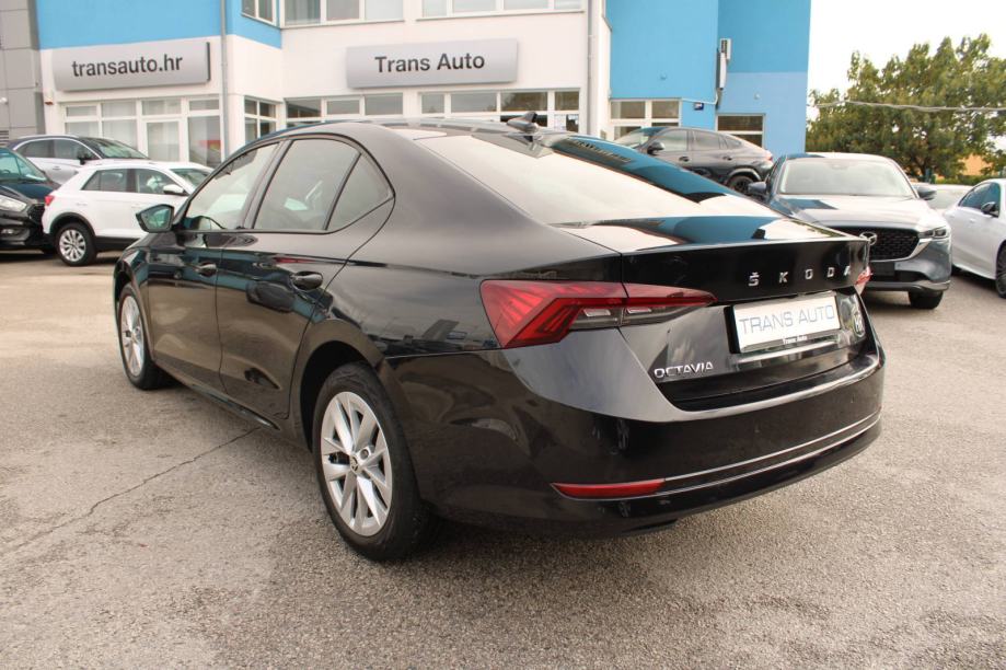 Škoda Octavia 2.0 TDi DSG Style 150ks *LED,NAVIGACIJA,KAMERA*, fotografija 7