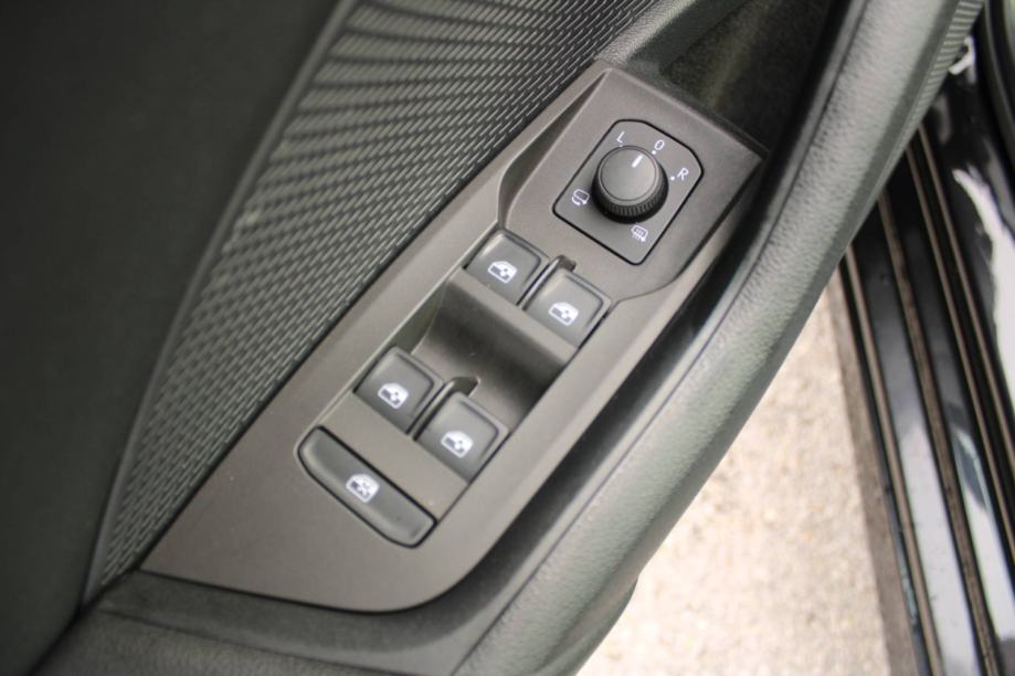 Škoda Octavia 2.0 TDi DSG Style 150ks *LED,NAVIGACIJA,KAMERA*, fotografija 16