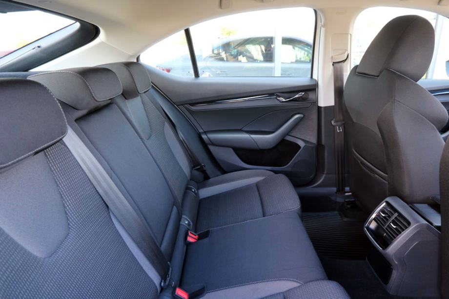 Škoda Octavia 2.0 TDI DSG-Tiptronik Business 150 KS -Novi model-, fotografija 8