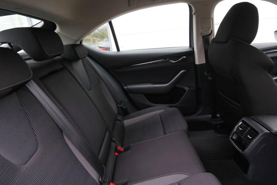 Škoda Octavia 2.0 TDI DSG-Tiptronik Business 150 KS -Novi model-, fotografija 8