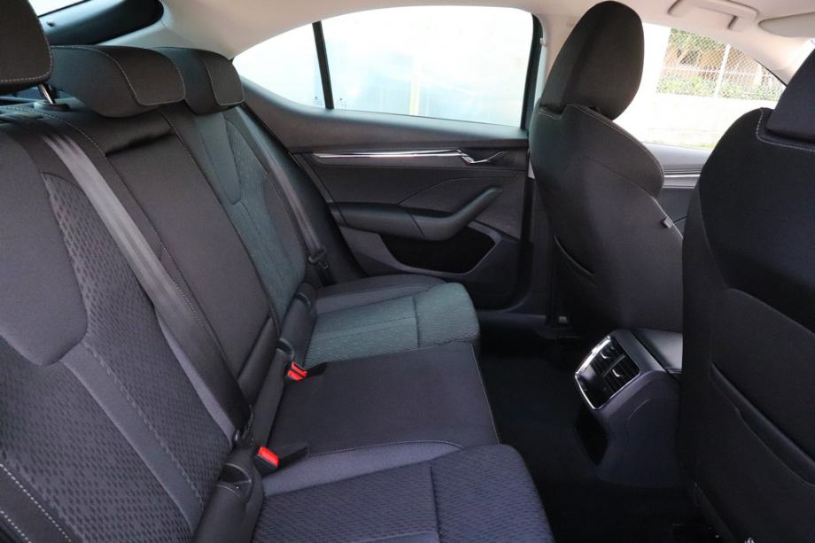 Škoda Octavia 2.0 TDI DSG-Tiptronik Business VIRTUAL 150 KS, fotografija 8