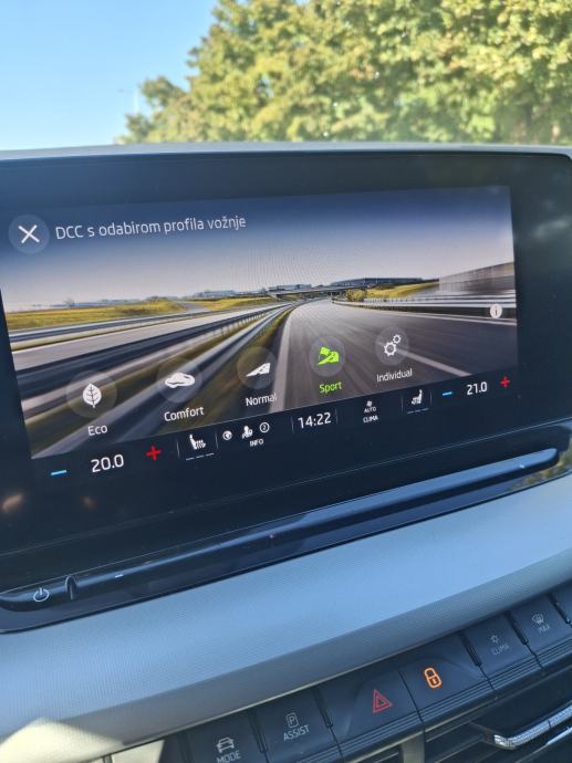 SKODA OCTAVIA 2,0 TDI DSG, WEBASTO, HEAD UP, CANTON, VELIKI SERVIS!, fotografija 12