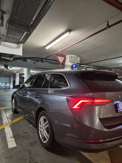 SKODA OCTAVIA 2,0 TDI DSG, WEBASTO, HEAD UP, CANTON, VELIKI SERVIS!, fotografija 6