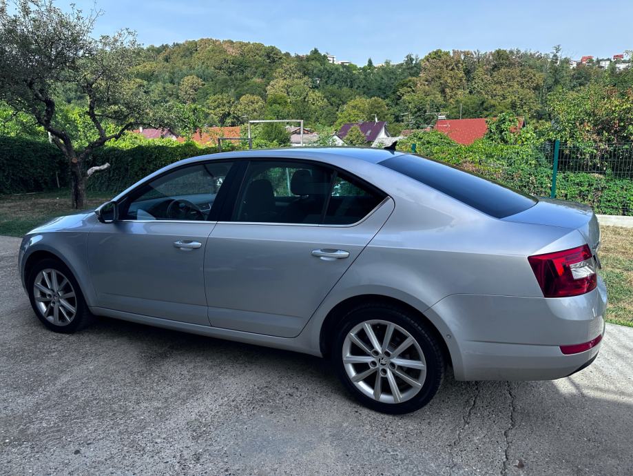 Škoda Octavia 2,0 TDI Elegance, fotografija 2