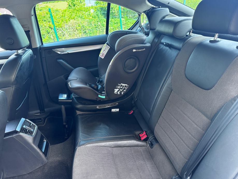 Škoda Octavia 2,0 TDI Elegance, fotografija 8